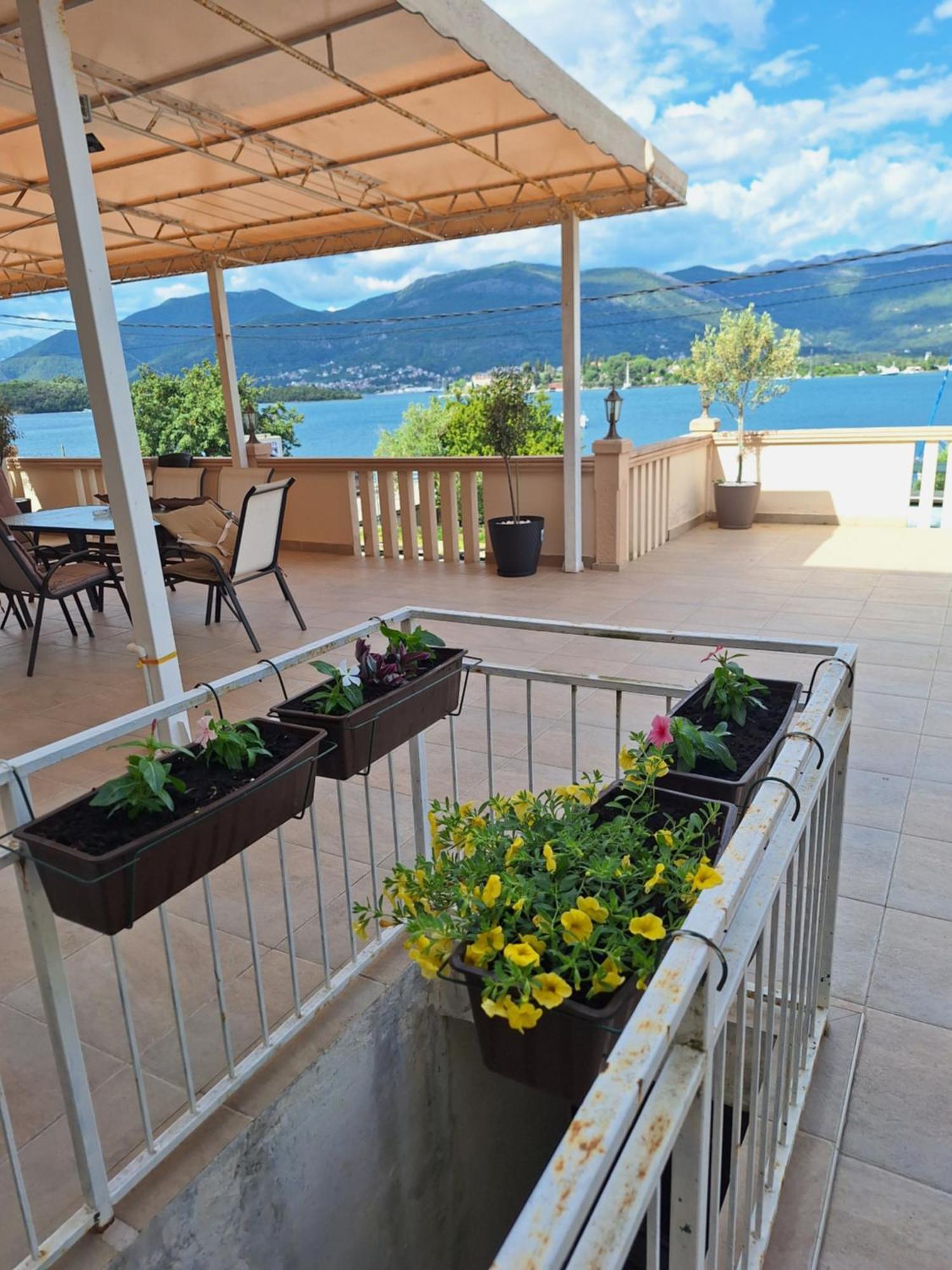Apartments Klakor Ps Tivat Ngoại thất bức ảnh